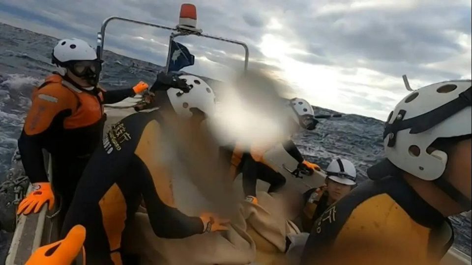 Ιαπωνία: 69χρονος ναυαγός επέζησε μετά από 22 ώρες στη θάλασσα - ΔΙΕΘΝΗ