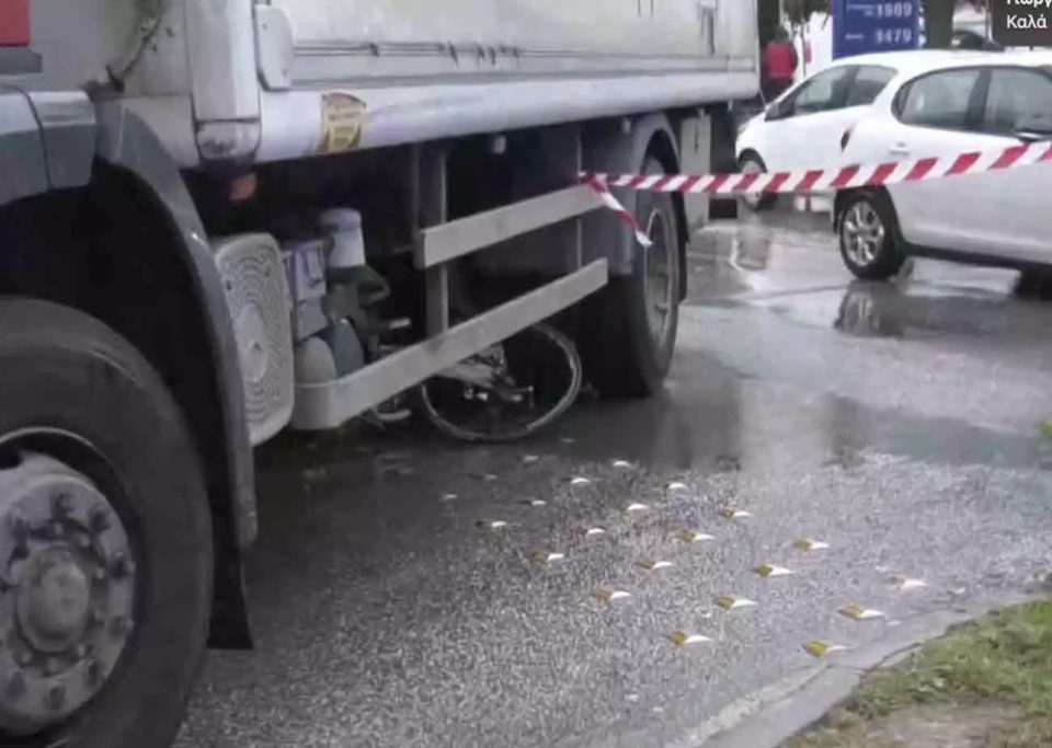 Tραγωδία στη Θεσσαλονίκη: Πέθανε ποδηλάτισσα που παρασύρθηκε από φορτηγό - ΕΛΛΑΔΑ