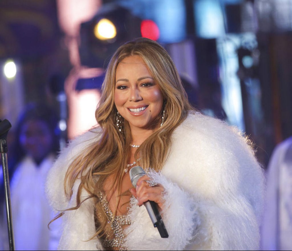Mariah Carey: ‘Εσπασε όλα τα ρεκόρ και το γιόρτασε με έναν ιδιαίτερο τρόπο μέσα στα χιόνια - LIFESTYLE