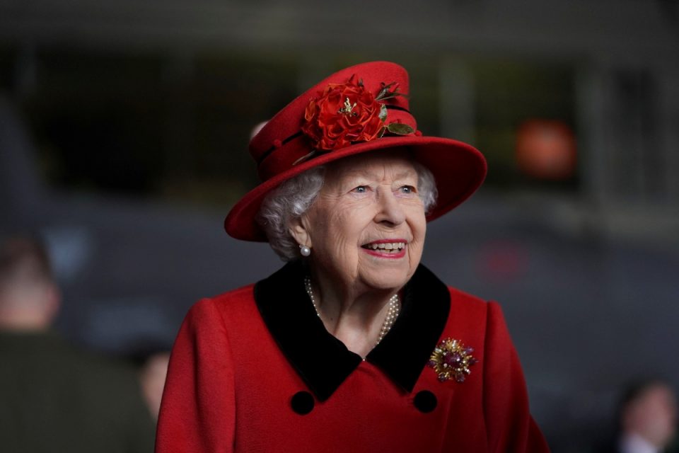 Βασίλισσα Ελισάβετ: Ακύρωσε εορταστικό γεύμα στο παλάτι προληπτικά - ΔΙΕΘΝΗ