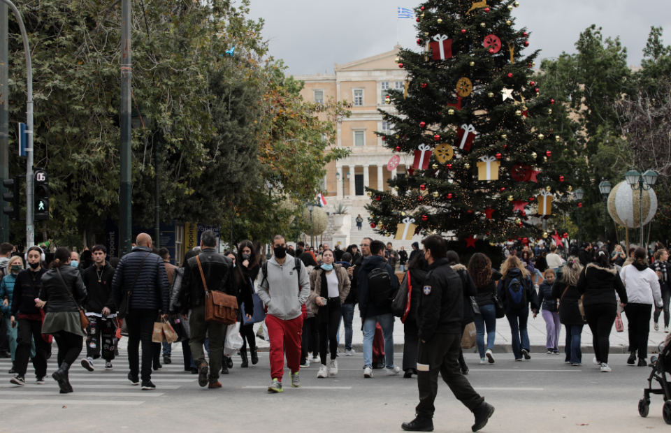 Μετάλλαξη Όμικρον: Φόβοι για περισσότερα κρούσματα στην Ελλάδα – Τα μέτρα που «πέφτουν» στο τραπέζι - ΕΛΛΑΔΑ
