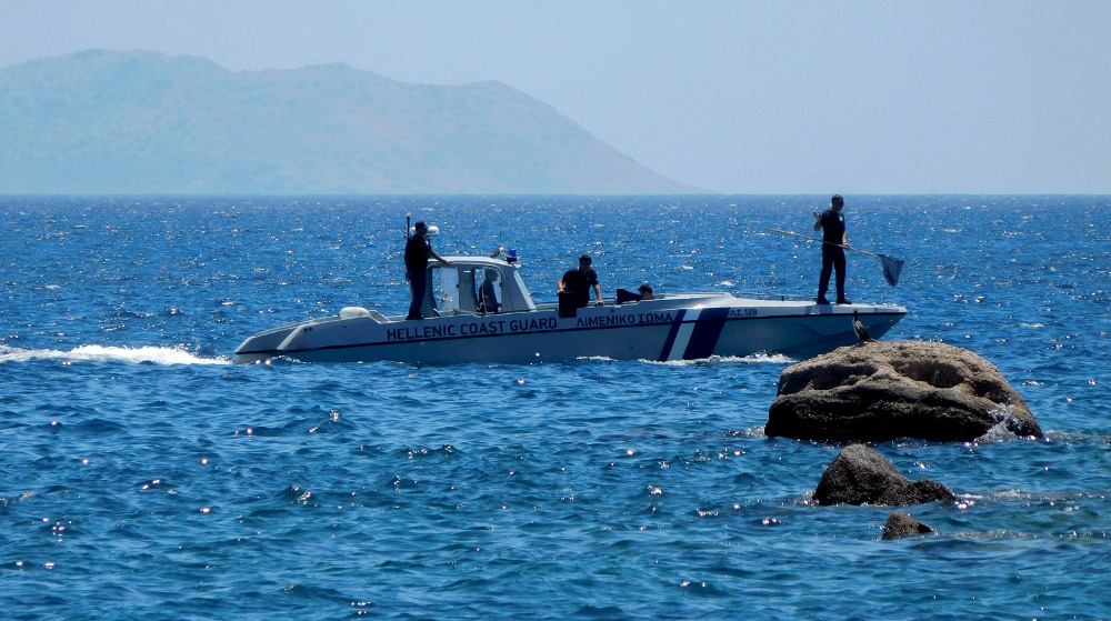 Αντικύθηρα: Συνελήφθησαν δύο από τους διασωθέντες ως διακινητές – Στους 11 οι νεκροί από το ναυάγιο - ΕΛΛΑΔΑ