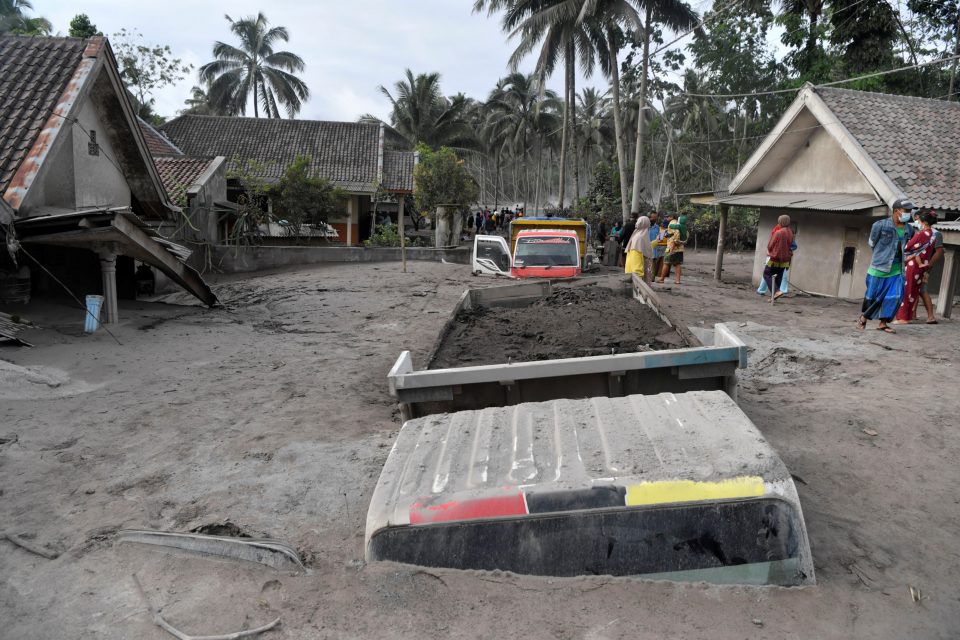 Ινδονησία: 34 οι νεκροί από την έκρηξη του ηφαιστείου Σεμέρου - ΔΙΕΘΝΗ