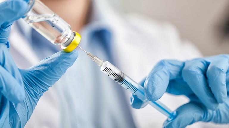Έρευνα: Σε αυθυποβολή οφείλονται οι περισσότερες παρενέργειες του εμβολίου -Τι είναι το nocebo - ΥΓΕΙΑ