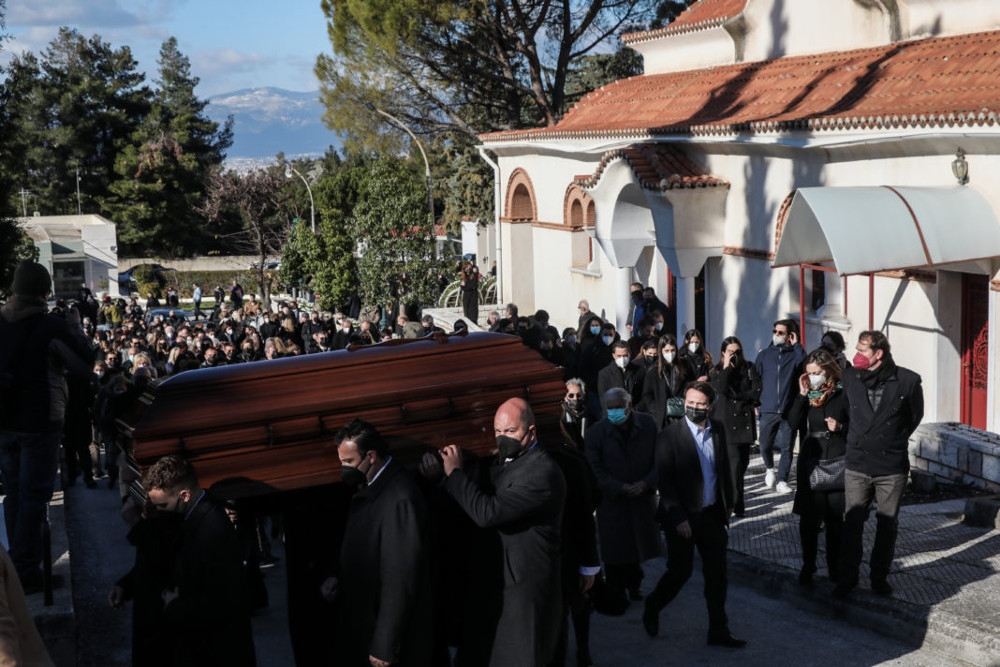 Αλέκος Φασιανός: Θρήνος στην κηδεία του μεγάλου Έλληνα ζωγράφου - ΕΛΛΑΔΑ