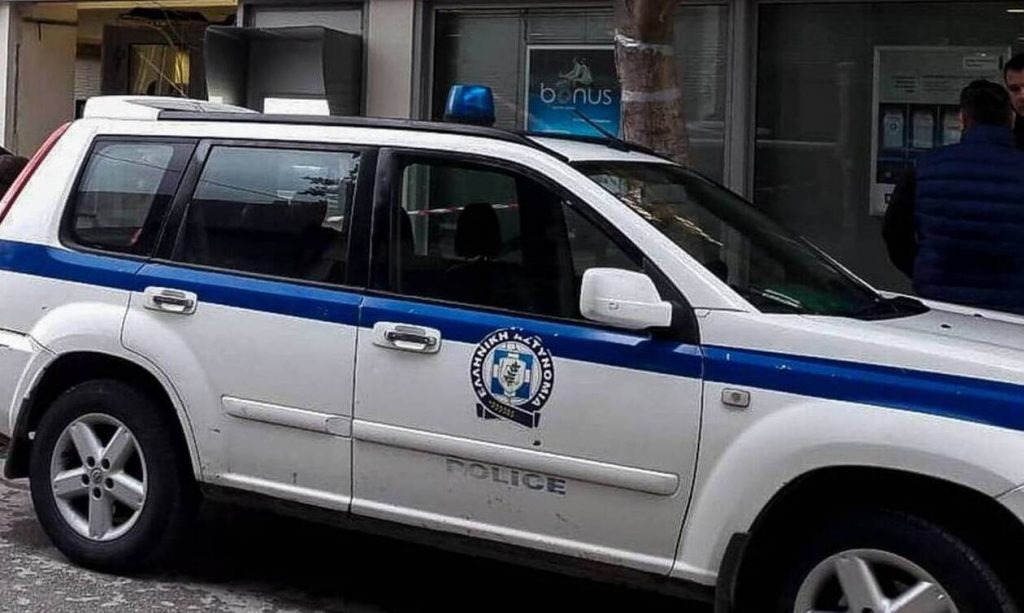 Θεσσαλονίκη: Σκόρπιζε τον τρόμο ο 40χρονος ληστής με το όπλο και την κουκούλα – Βίντεο ντοκουμέντο - ΕΛΛΑΔΑ