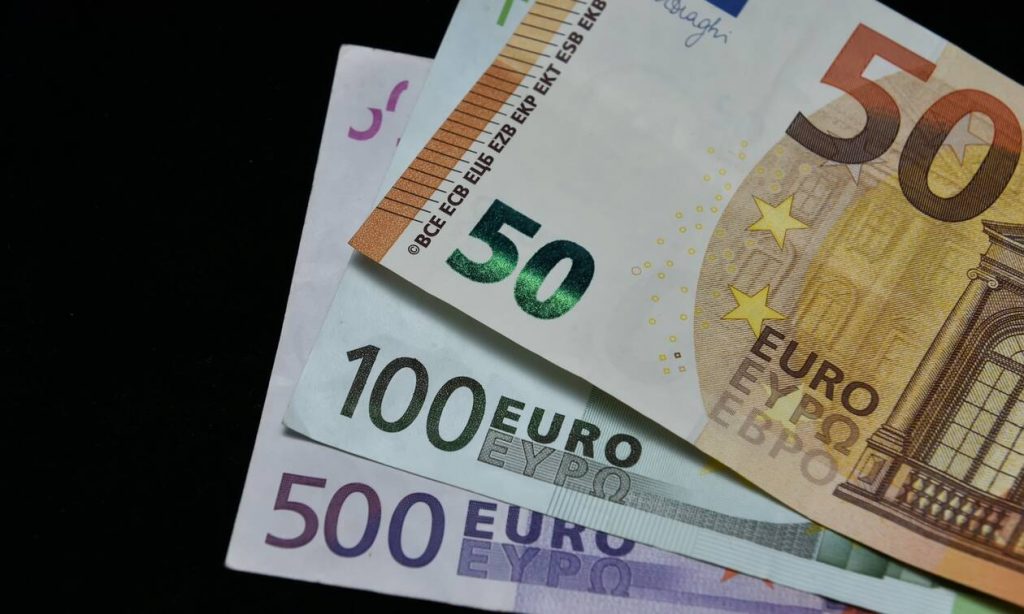 Επίδομα 250 ευρώ σε χαμηλοσυνταξιούχους: Τι πρέπει να κάνουν όσοι δεν το έλαβαν - ΟΙΚΟΝΟΜΙΑ