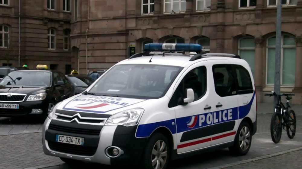 Γαλλία: Έκοψε το κεφάλι και τα γεννητικά όργανα ενός άνδρα και παραδόθηκε - ΔΙΕΘΝΗ