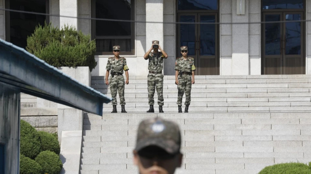 Κι όμως συνέβη: Νοτιοκορεάτης αυτομόλησε στη Βόρεια Κορέα! - ΔΙΕΘΝΗ