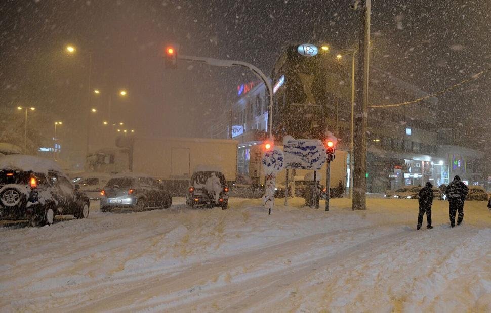 Τι είναι οι χιονοκαταιγίδες που πλήττουν τις τελευταίες ώρες την Ελλάδα - ΕΛΛΑΔΑ