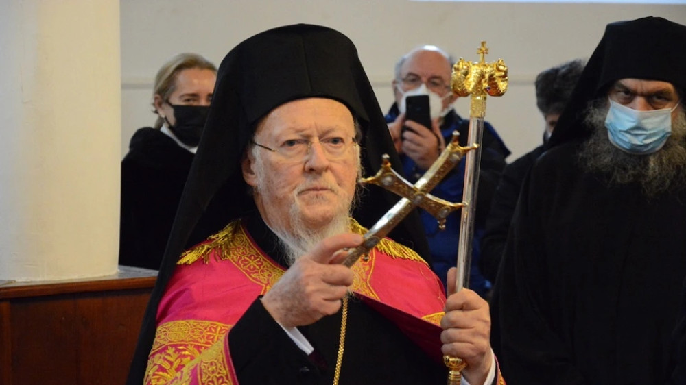 Ο Οικουμενικός Πατριάρχης στον Αγιασμό των υδάτων και τη ρίψη του Τιμίου Σταυρού στην Τρίγλια της Βιθυνίας - ΕΚΚΛΗΣΙΑ