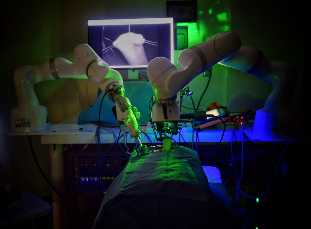 ΗΠΑ: Ρομπότ πραγματοποίησε την πρώτη λαπαροσκοπική χειρουργική επέμβαση σε έντερο χωρίς ανθρώπινη βοήθεια - ΕΠΙΣΤΗΜΗ