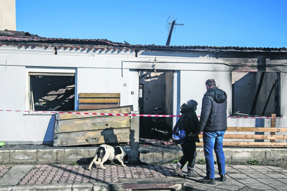 Τραγωδία στη Θεσσαλονίκη: Σήμερα το τελευταίο αντίο στη μητέρα και τα δύο παιδιά της που κάηκαν μέσα στο νέο τους σπίτι - ΕΛΛΑΔΑ
