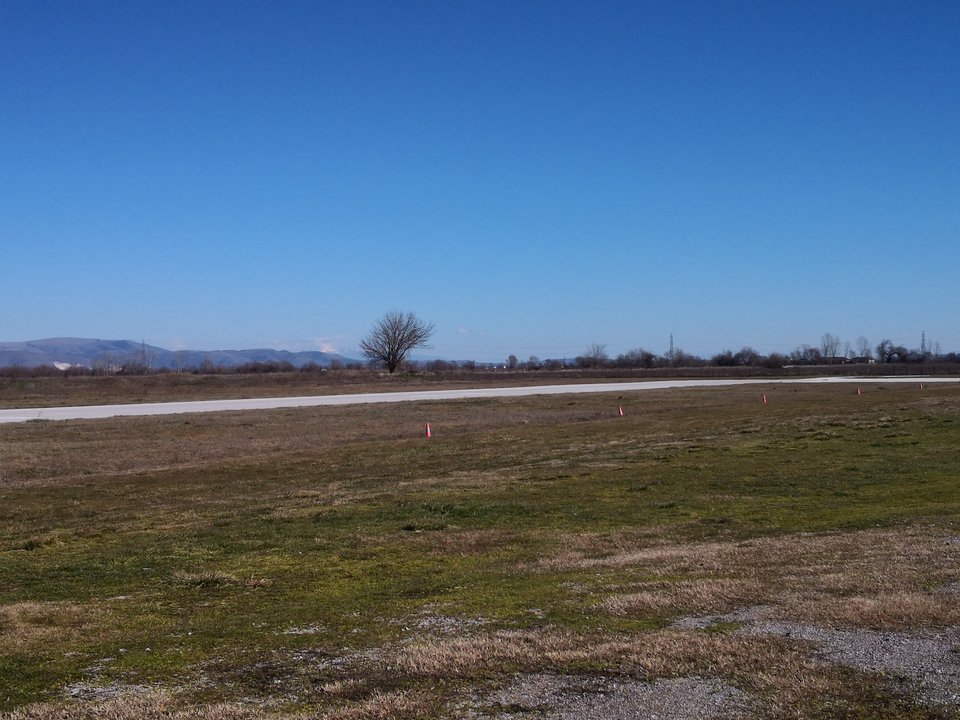 Αεροδρόμιο στη μέση του κάμπου – Το αεροδρόμιο Μυρίνης απέχει επτά χιλιόμετρα από την Καρδίτσα - ΕΛΛΑΔΑ