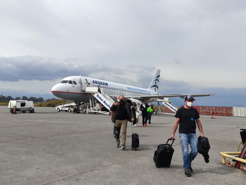 Οι πρώτες τουριστικές πτήσεις του 2022 έφθασαν χθες Κυριακή στο αεροδρόμιο της Καλαμάτας - ΕΛΛΑΔΑ