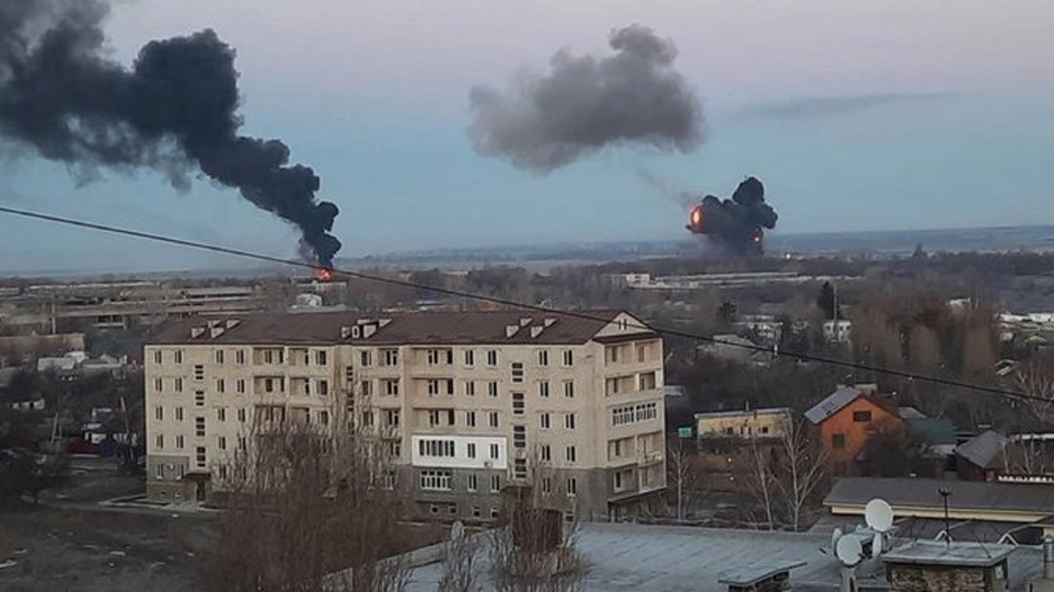 Ουκρανία: Δραματικές στιγμές μετά τη ρωσική εισβολή - Εκρήξεις σε Κίεβο, Οδησσό, Μαριούπολη και άλλες πόλεις - ΔΙΕΘΝΗ