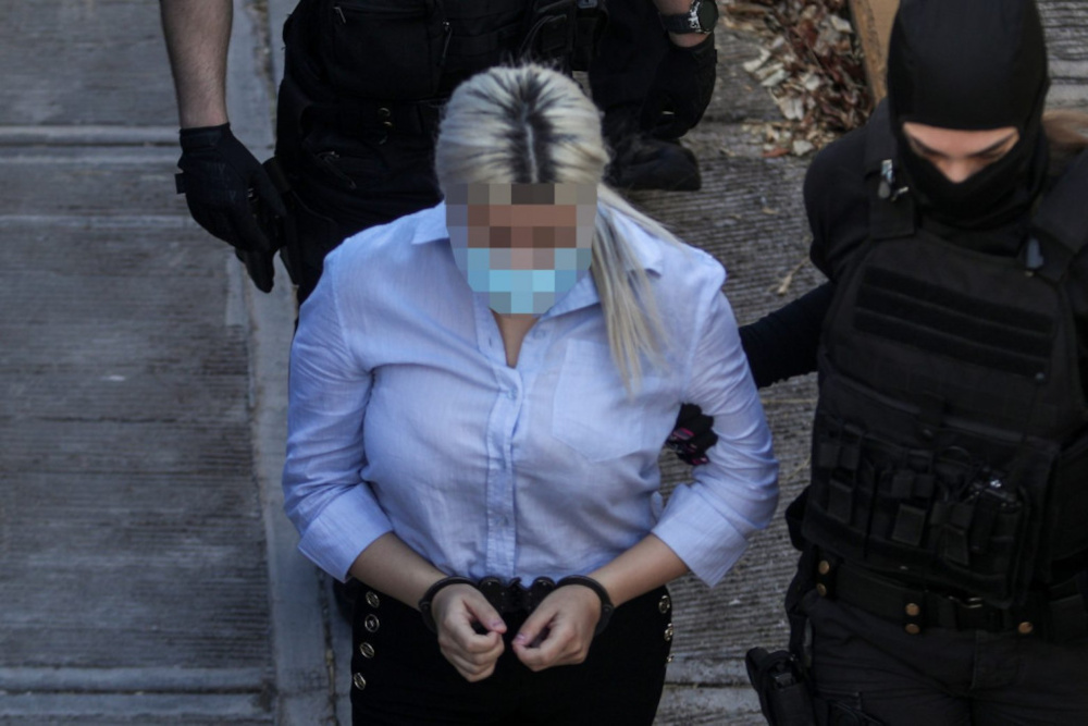Επίθεση με βιτριόλι: Η Έφη Κακαράντζουλα έκλεψε ρούχα στις φυλακές- Της απαγόρευσαν τα μεροκάματα - ΕΛΛΑΔΑ