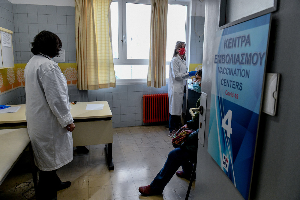 Σε αναστολή εργασίας μέχρι το τέλος του 2022 οι ανεμβολίαστοι υγειονομικοί - ΕΛΛΑΔΑ