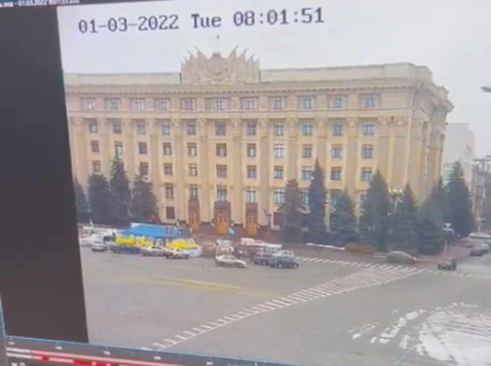 Πόλεμος στην Ουκρανία – Χάρκοβο: Πύραυλος κατέστρεψε το κτίριο του δημοτικού συμβουλίου [βίντεο] - ΔΙΕΘΝΗ