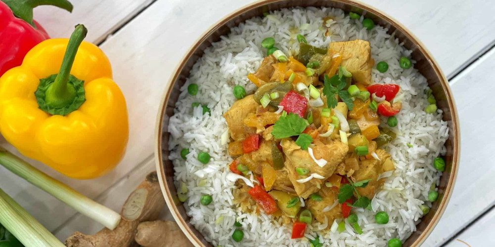 Η συνταγή της ημέρας: Κοτόπουλο με κάρυ και ρύζι μπασμάτι - ΝΕΑ