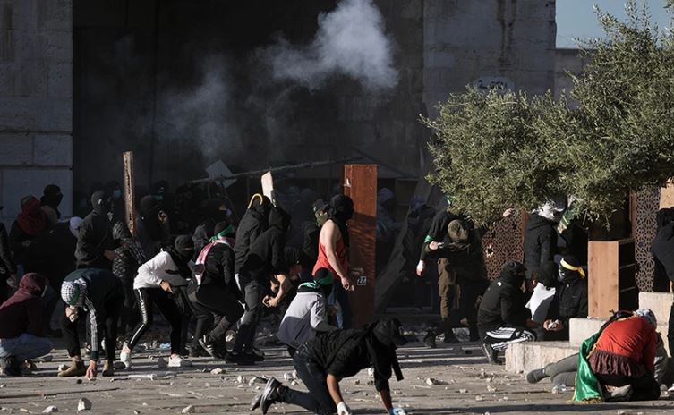 Ιεροσόλυμα: Πεδίο μάχης στο τζαμί Αλ Άκσα – Περισσότεροι από 100 τραυματίες από τα επεισόδια - ΠΑΤΡΙΑΡΧΕΙΟ ΙΕΡΟΣΟΛΥΜΩΝ