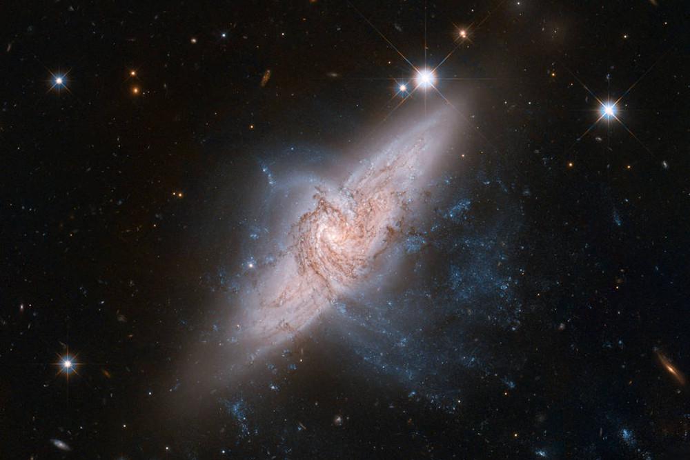 Ανακαλύφθηκε ο πιο μακρινός γαλαξίας, ίσως και η αρχαιότερη μαύρη τρύπα - ΠΟΛΙΤΙΣΜΟΣ