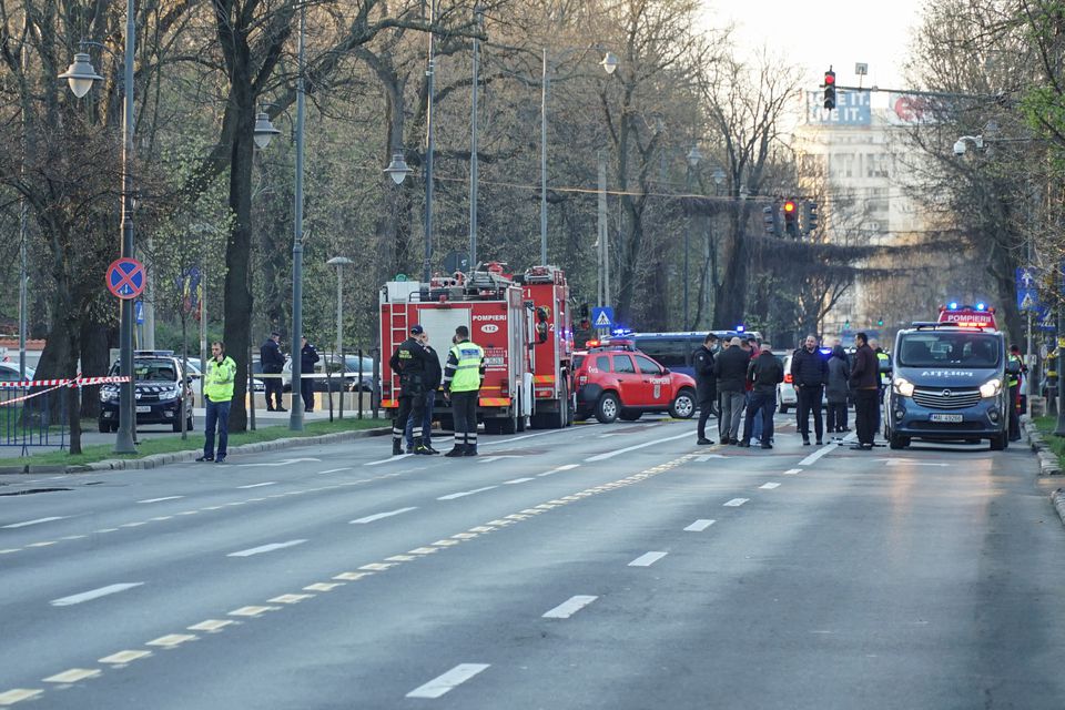 Ρουμανία: Οδηγός τράκαρε το αμάξι του στην πύλη της ρωσικής πρεσβείας και σκοτώθηκε - ΔΙΕΘΝΗ