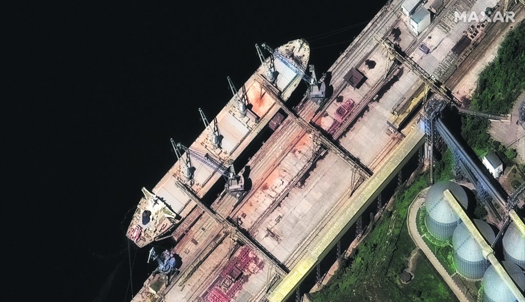 A satellite image shows a closeup of bulk carrier ship loading grain at the port of Sevastopol, Crimea May 19, 2022. Picture taken May 19, 2022. Satellite image 2022 Maxar Technologies/Handout via REUTERS ATTENTION EDITORS - THIS IMAGE HAS BEEN SUPPLIED BY A THIRD PARTY. MANDATORY CREDIT. NO RESALES. NO ARCHIVES. DO NOT OBSCURE LOGO.