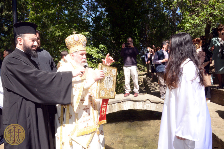 Οι σύγχρονοι Φιλιππήσιοι τίμησαν την Ισαπόστολο Αγία Λυδία – Ομαδικές βαπτίσεις ενηλίκων από τον Φιλίππων Στέφανο - ΕΚΚΛΗΣΙΑ
