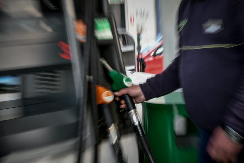 «Ράλι» ανόδου για τις τιμές στα καύσιμα – Εκτοξεύεται στα 3 ευρώ η βενζίνη [βίντεο] - ΕΛΛΑΔΑ