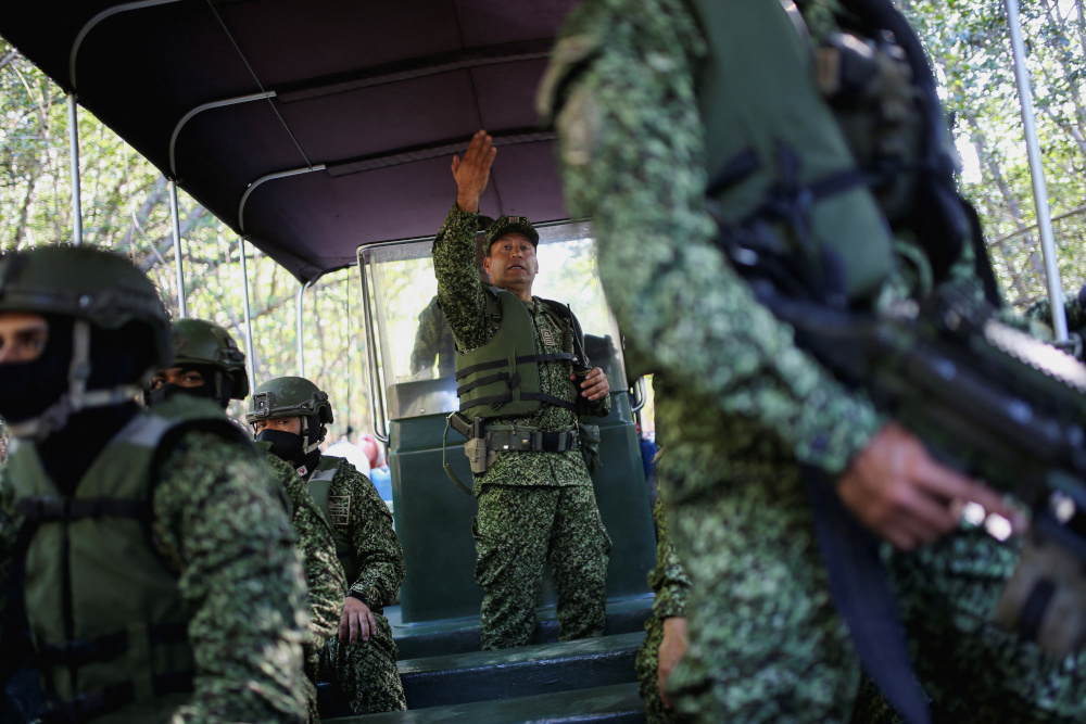 Κολομβία: 120 στρατιωτικοί περικυκλωμένοι από καλλιεργητές κόκας - ΔΙΕΘΝΗ