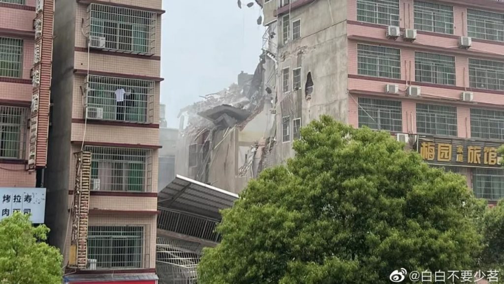 Κίνα: Στους 26 οι νεκροί από την κατάρρευση κτιρίου στην Τσανγκσά - ΔΙΕΘΝΗ