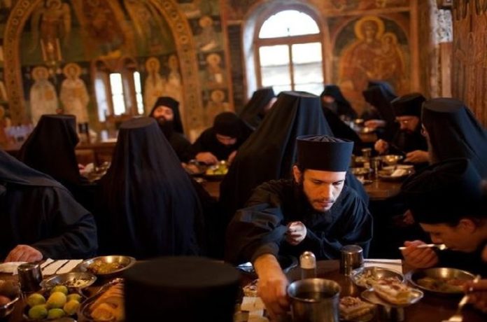 Τι τρώνε οι μοναχοί του Αγίου Όρους; - ΕΚΚΛΗΣΙΑ