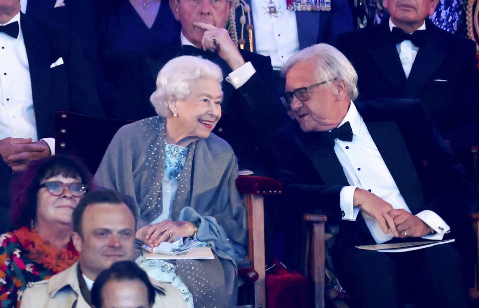 Βασίλισσα Ελισάβετ: Παρέα με τους Τομ Κρουζ και Έλεν Μίρεν γιόρτασε τα 70 χρόνια της στον θρόνο - ΔΙΕΘΝΗ
