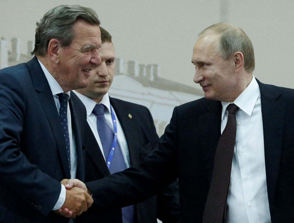 Γκέρχαρντ Σρέντερ: Στην «μαύρη λίστα» της ΕΕ ο πρώην καγκελάριος, αν δεν παραιτηθεί από τη Rosneft - ΔΙΕΘΝΗ