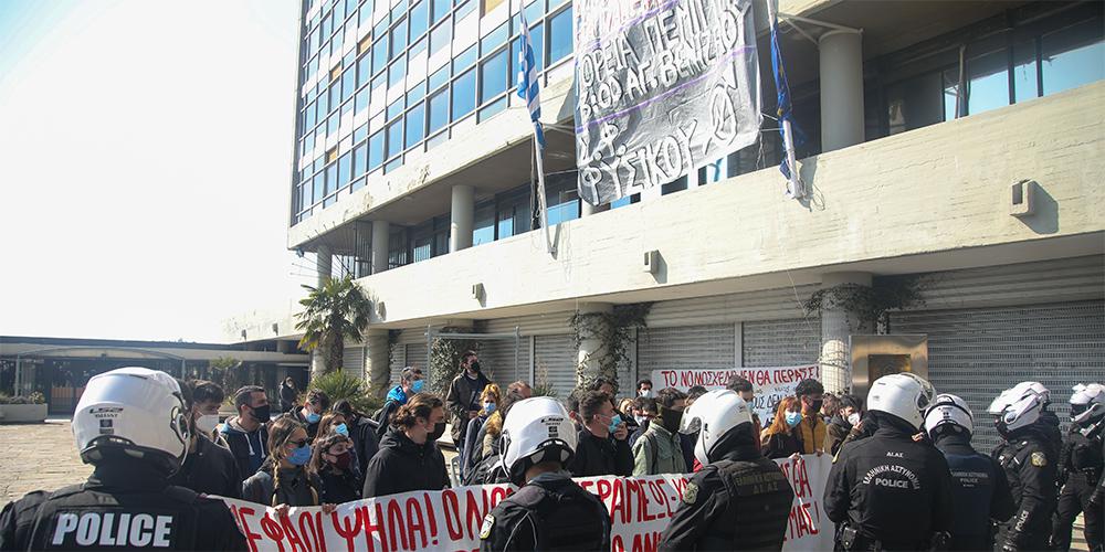 ΑΠΘ: Στα χαρακώματα ΝΔ με ΣΥΡΙΖΑ για τα νέα επεισόδια - Τι λέει η αστυνομία - ΠΟΛΙΤΙΚΗ