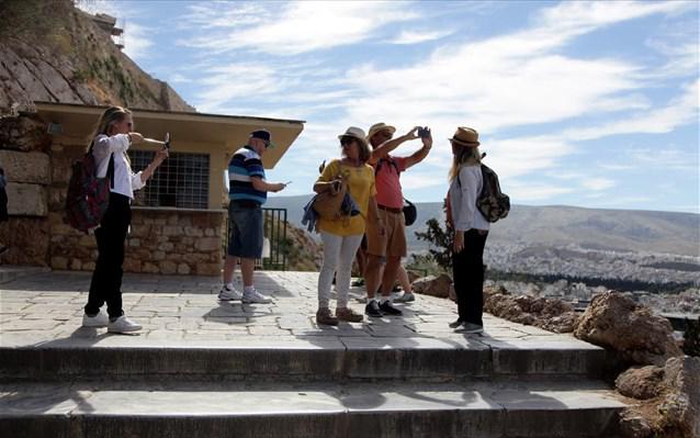 Επιστρέφει η «βαριά βιομηχανία» της Ελλάδας - 2,1 εκατ. τουρίστες τον Μάιο - ΕΛΛΑΔΑ