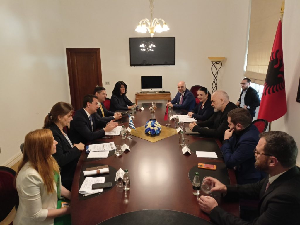 Επίσκεψη Σκρέκα στην Αλβανία: «Τρέχει» η νέα ηλεκτρική διασύνδεση μεταξύ των δύο χωρών - ΕΛΛΑΔΑ