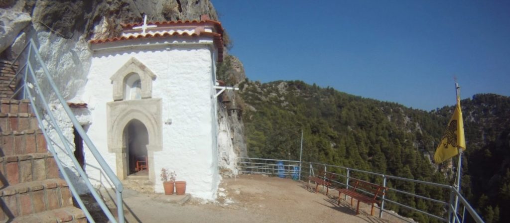 Το απομακρυσμένο εκκλησάκι στην Πάρνηθα που θυμίζει το Άγιο Όρος - ΕΚΚΛΗΣΙΑ