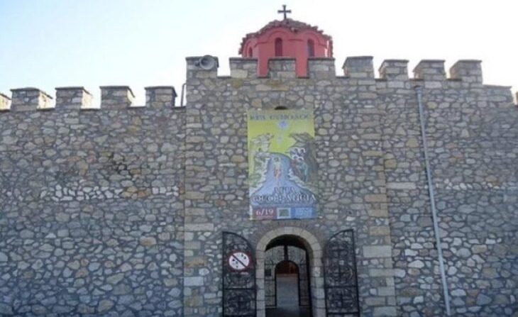 Αγία Ειρήνη Χρυσοβαλάντου: Το Μοναστήρι της Αγίας στη Λυκόβρυση - ΕΚΚΛΗΣΙΑ
