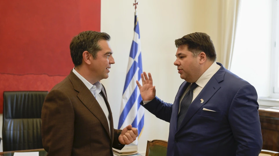 Τσίπρας σε Τσούνη: «Δεν πρόκειται να δεχθούμε υποχωρήσεις εις βάρος των ελληνικών συμφερόντων για τη διεύρυνση του ΝΑΤΟ» - ΠΟΛΙΤΙΚΗ