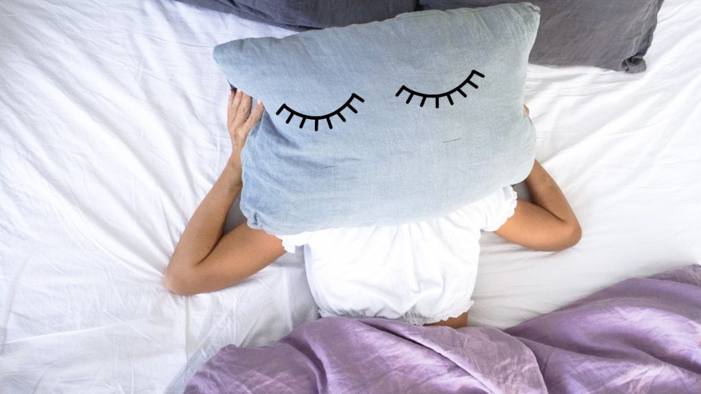 Μόνοι ή με παρέα: Πότε κοιμόμαστε καλύτερα – Η απάντηση θα σας εκπλήξει - ΥΓΕΙΑ