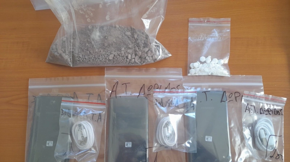Ναρκωτικά και κινητά εντοπίστηκαν σε όχημα προμηθευτή των φυλακών Μαλανδρίνου - ΕΛΛΑΔΑ