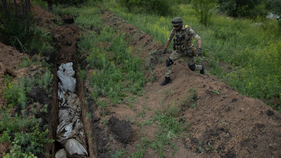 Πόλεμος στην Ουκρανία: Ομαδικό τάφο στο Λισιτσάνσκ με 300 πτώματα αμάχων, αποκαλύπτει η εφημερίδα New York Times - ΔΙΕΘΝΗ