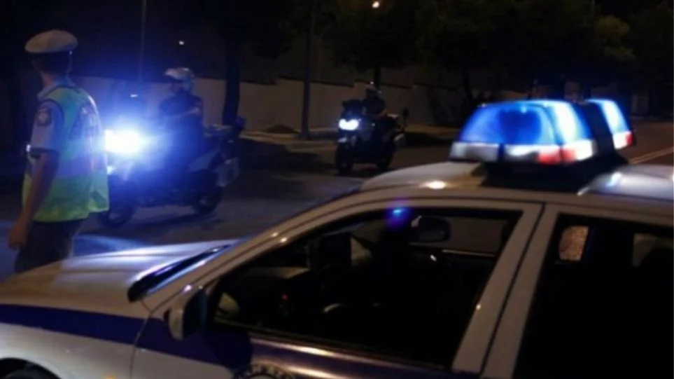 Άγιος Δημήτριος: Συμπλοκή 20 ατόμων με μαχαιρώματα - Δύο τραυματίες και πέντε συλλήψεις - ΕΛΛΑΔΑ