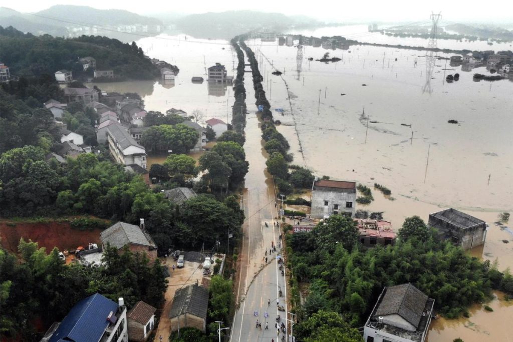 Κίνα: Δέκα άνθρωποι έχασαν τη ζωή τους και σχεδόν 300.000 απομακρύνθηκαν από τα σπίτια τους, λόγω ισχυρών βροχοπτώσεων - ΔΙΕΘΝΗ