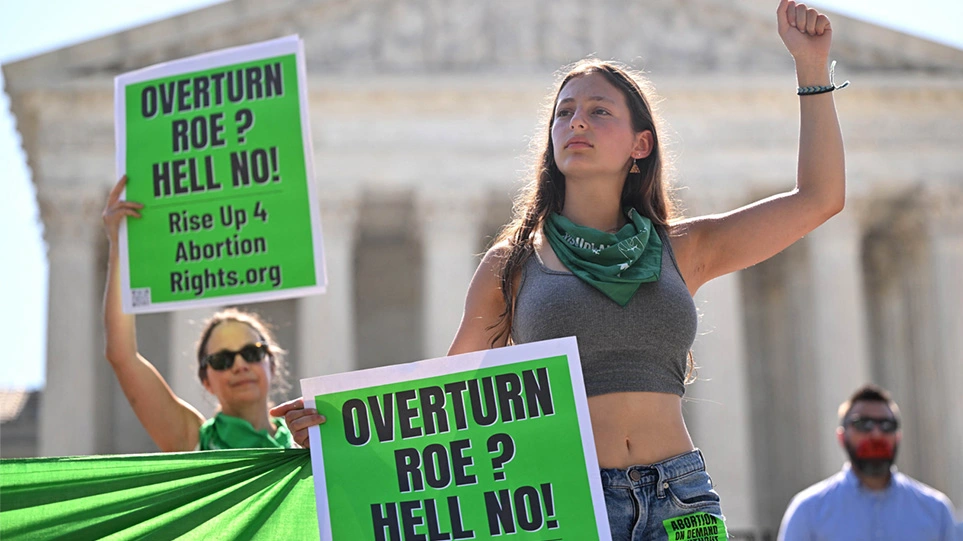 Στους δρόμους οι Αμερικανοί για το δικαίωμα στην άμβλωση - Χιλιάδες διαδηλωτές έξω από το Ανώτατο Δικαστήριο - ΔΙΕΘΝΗ