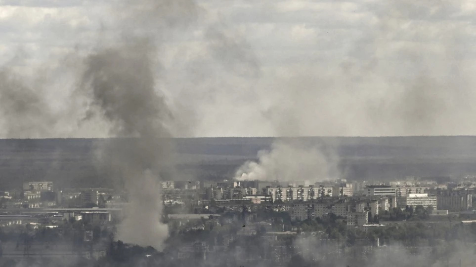 Ουκρανία: Σφοδρός βομβαρδισμός της πόλης Σεβεροντονέτσκ από τις ρωσικές δυνάμεις - ΔΙΕΘΝΗ
