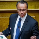 Fuel Pass – Σταϊκούρας: «Μεγαλύτερη και σε περισσότερους η ενίσχυση» – Τροπολογία στη Βουλή