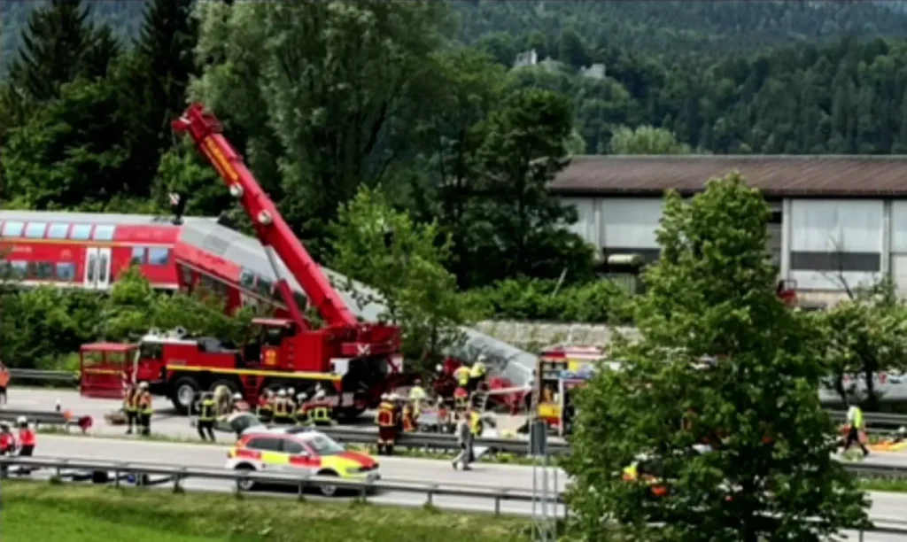 Γερμανία: Τουλάχιστον τρεις νεκροί και πολλοί τραυματίες μετά από εκτροχιασμού τρένου - ΔΙΕΘΝΗ